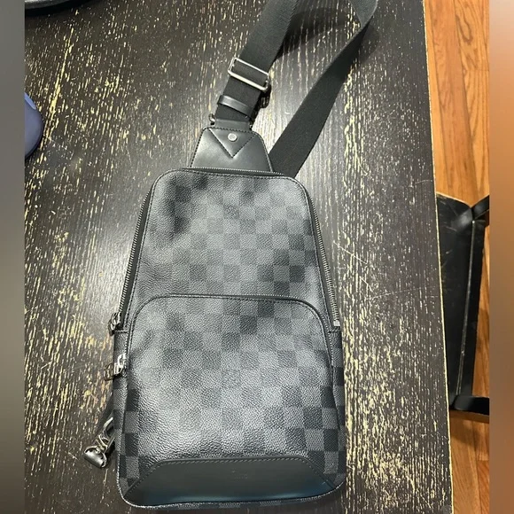 Louis Vuitton Bag - Picture 1 of 7